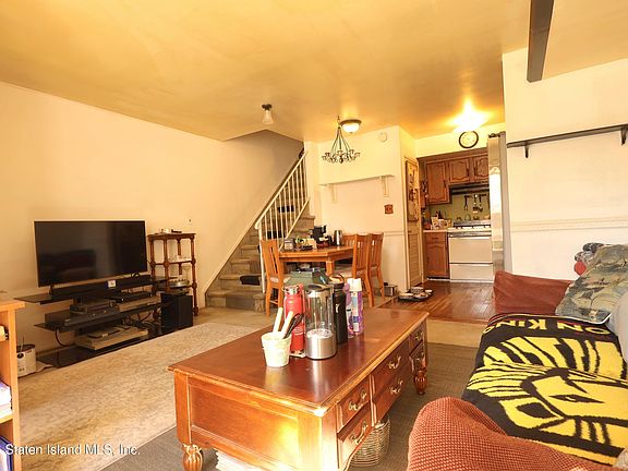 3rd image of 38 Selvin Loop