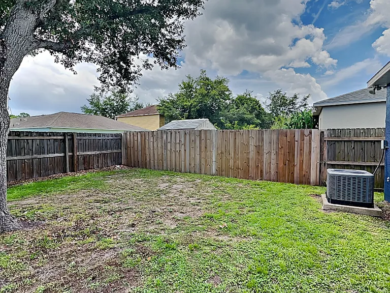 3512 Stonefield Dr — Photo 19