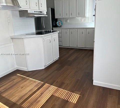 4th image of 6048 Seashore Dr