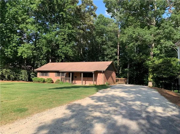 6103 Lake Lanier Heights Rd, Buford, GA 30518