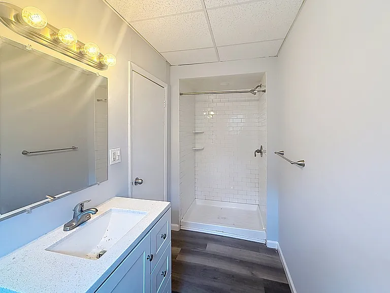 174-176 Main St #2R — Photo 6