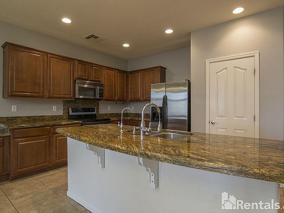 5th image of 1233 E Apricot Ln