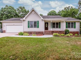 230 Rumple Hill Dr, Statesville, NC 28677