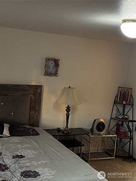 4th image of 415 Spring Circle SW