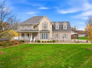 52 Lakhani Ln, Canfield, OH