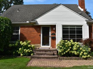 1596 Mansfield Rd, Birmingham, MI 48009