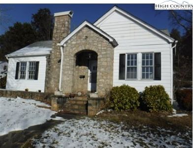402 W Main Street, Wilkesboro, NC, 28697