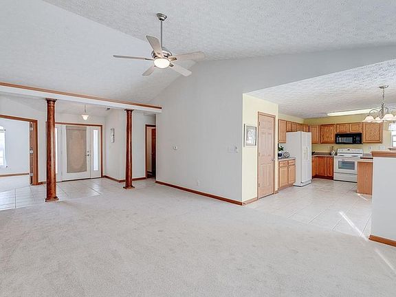 4th image of 4113 Regal Valley Dr