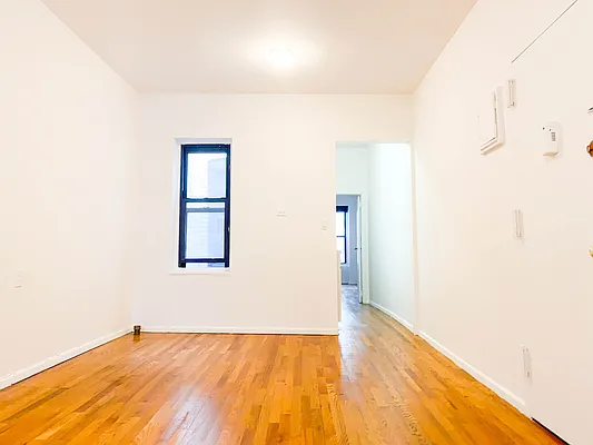 Rented by RealTegrity NY LLC | media 3