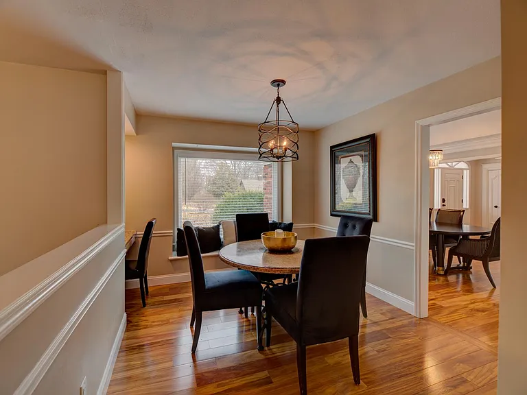 10490 Frontenac Woods Ln — Photo 16