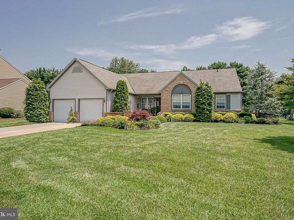 1st image of 1633 Pennfield Dr