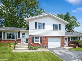 305 Milburn Ave, Crete, IL 60417