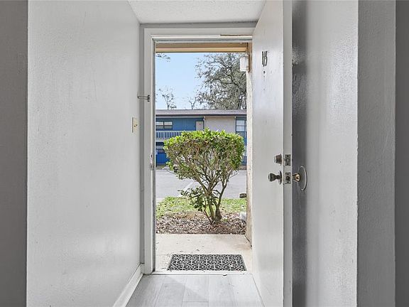 2nd image of 2811 SW Archer Rd APT V173