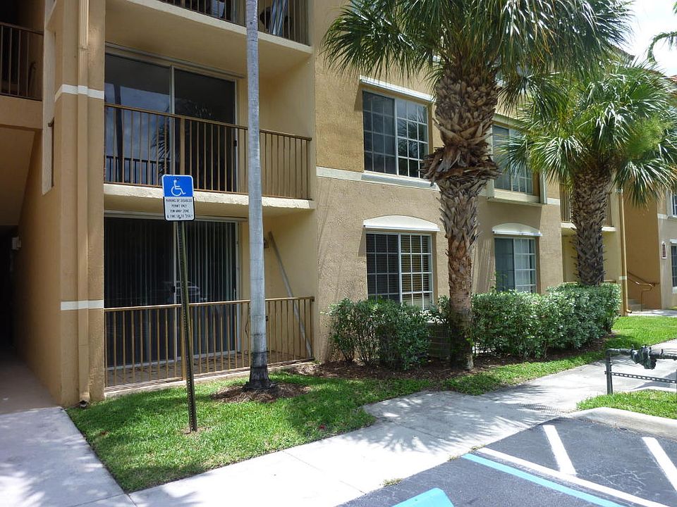 1st image of 1301 Villa Cir