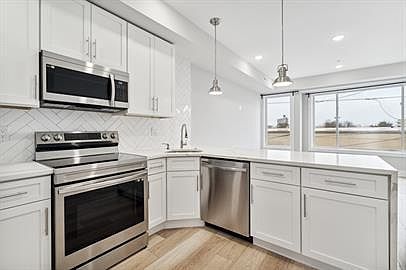 2nd image of 1924 N 6th St #3