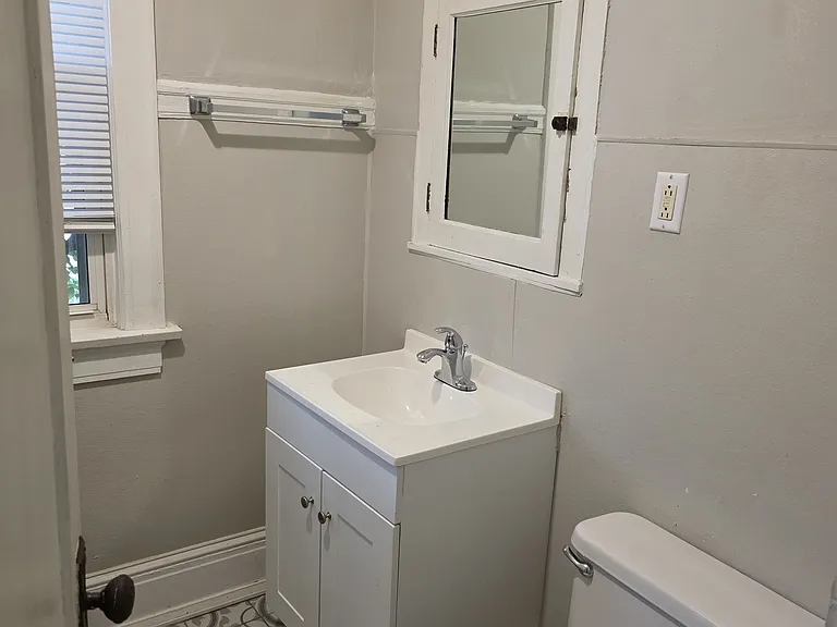 Main bathroom