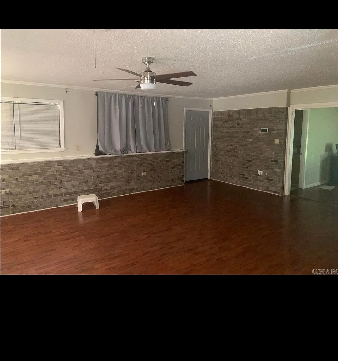 2410 Sheraton Park Dr — Photo 2