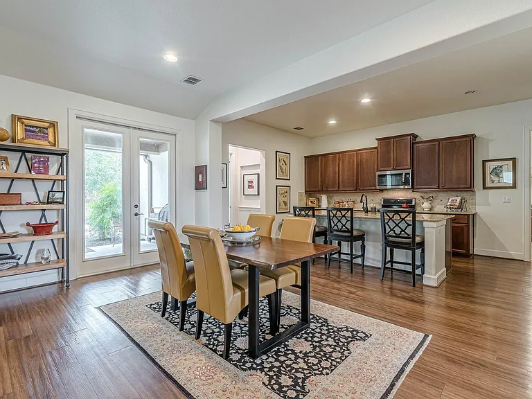108 Hopping Peach St — Photo 9