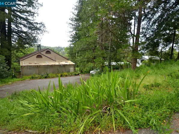 166 Canon Dr, Orinda, CA 94563