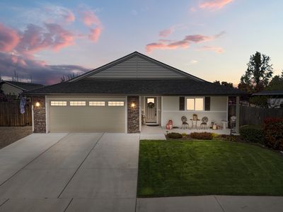 2271 Smokethorn Way, Medford, OR, 97504