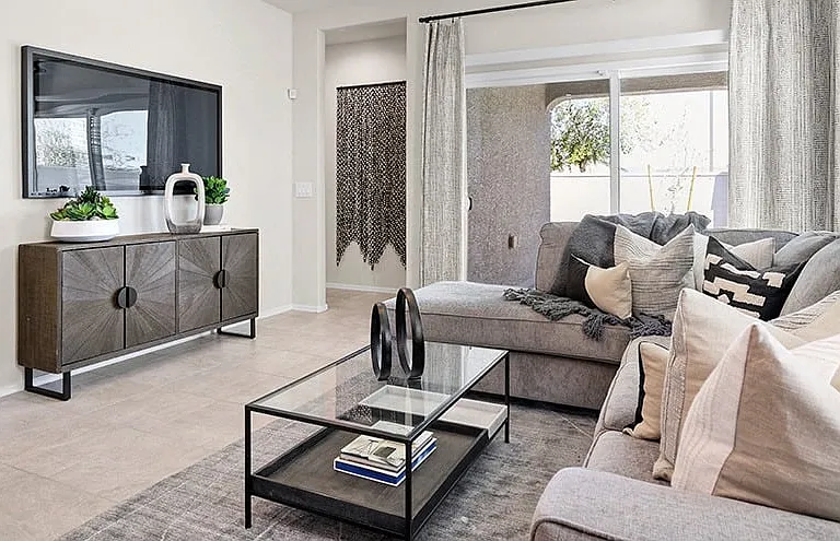 Broadway North at Estrella Vista — Photo 10