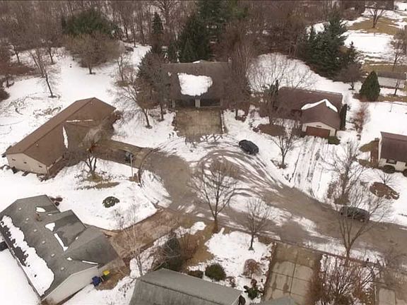 3rd image of 2772 Hillsborough Ct