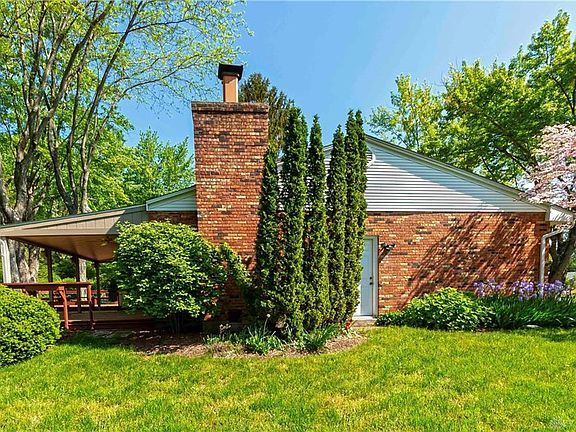 3rd image of 5613 Royalwood Dr