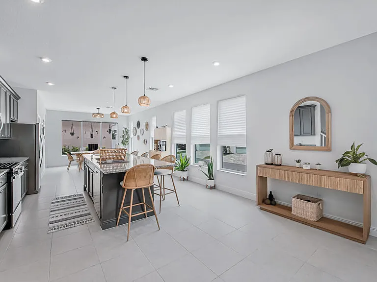 930 SW Prairie Ave — Photo 63