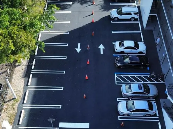 1130 NW 62nd St #15, Miami, FL 33150