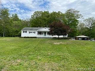 3rd image of 100 Decker Road #2