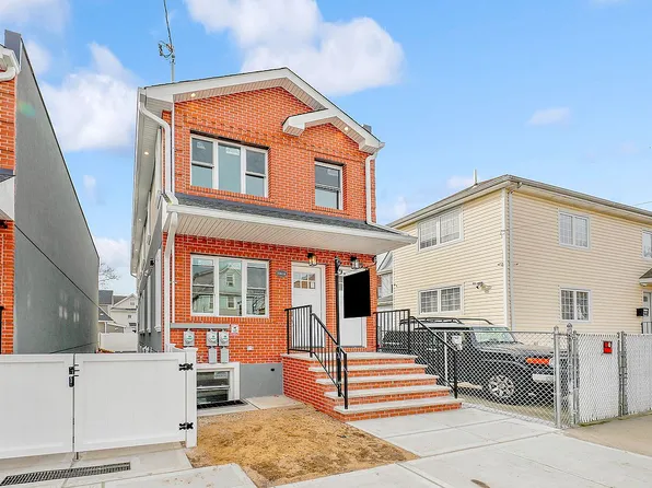 10814 Pinegrove St, Jamaica, NY 11435
