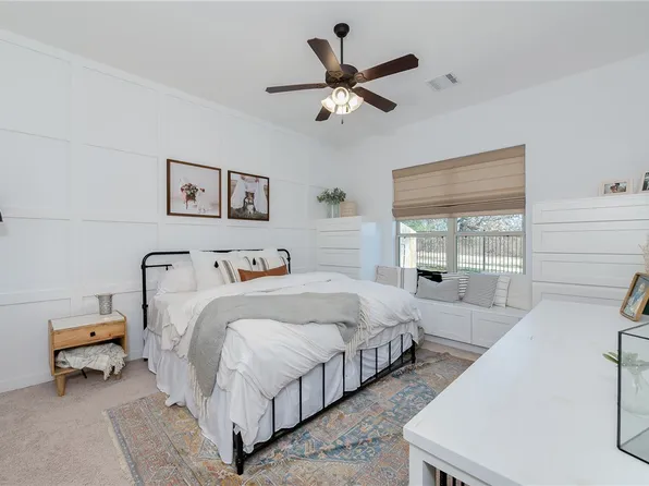 6344 Spartan Dr, College Station, TX 77845