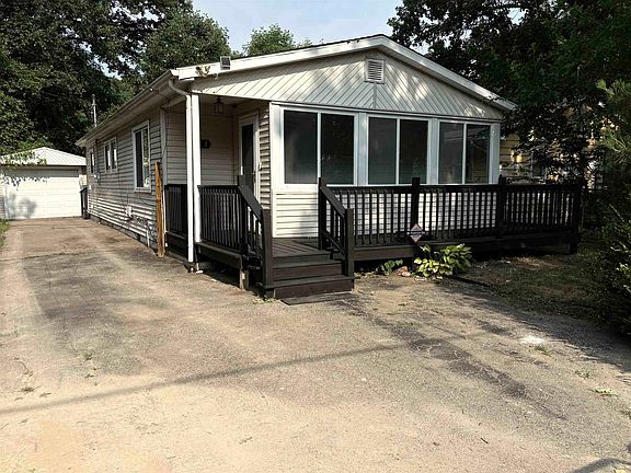2nd image of 3143 Maywood Dr