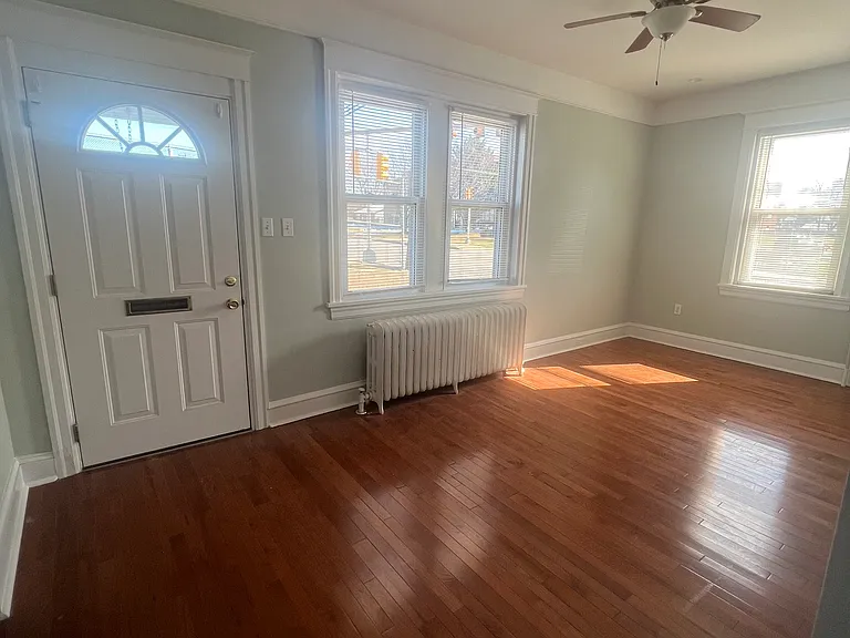 90 N Elmwood Ave #3 — Photo 2