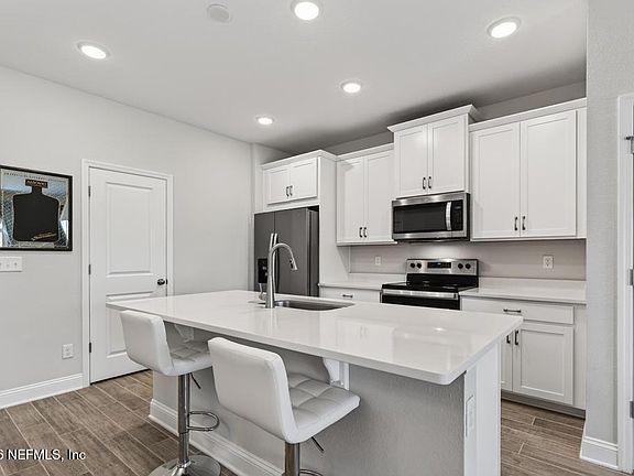 3rd image of 14113 STERELY Court S