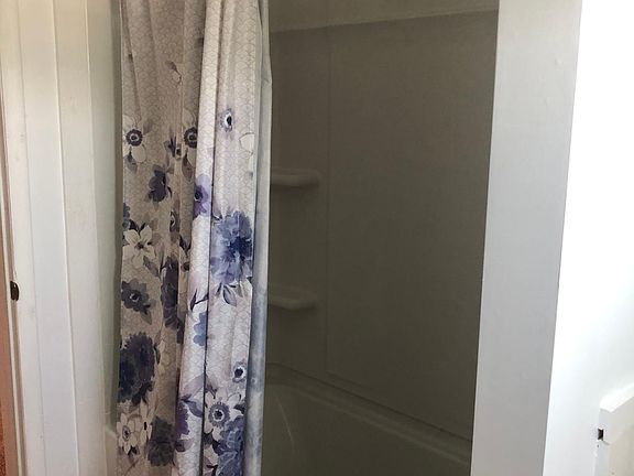 5th image of 611 Washington Ave #2