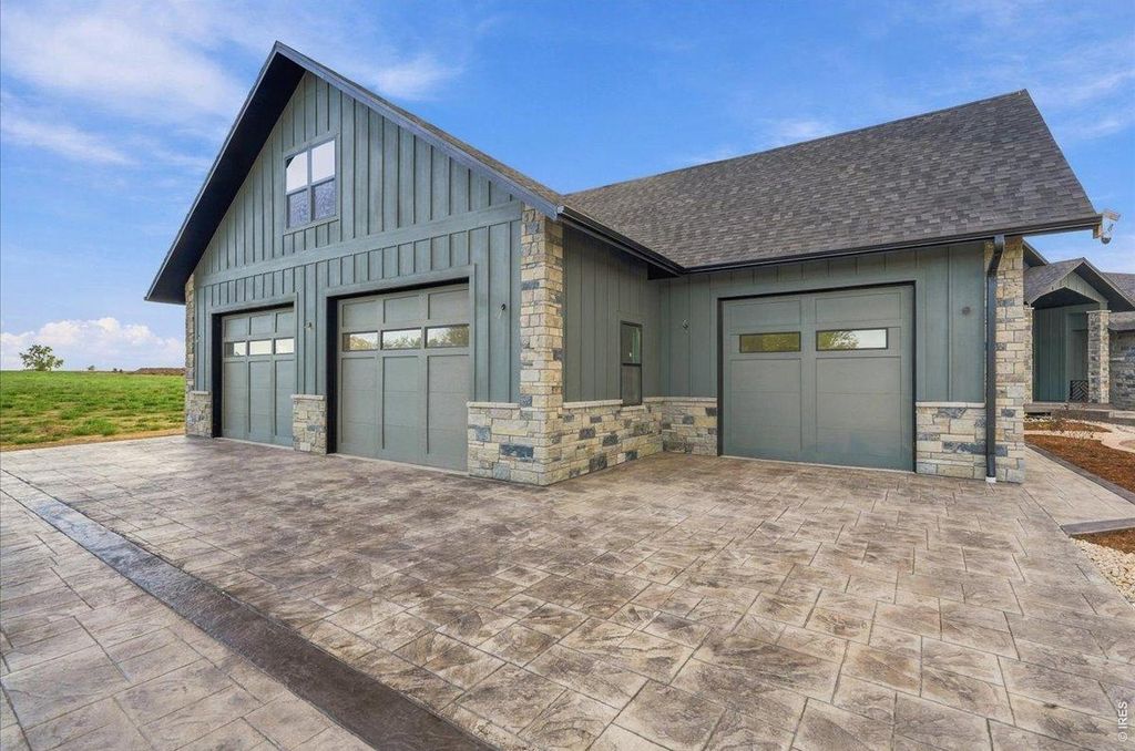 1836 E State Highway 60