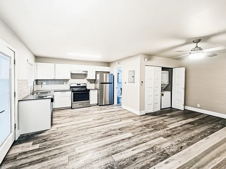 631 N 4th Ave #9 — Photo 11
