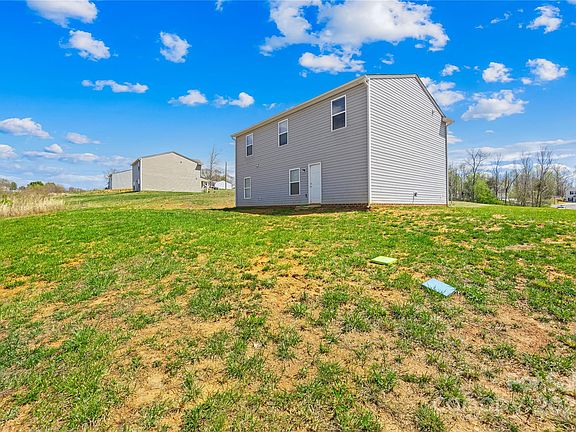 4th image of 142 Jo Creek Ln