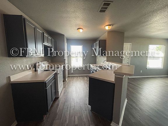 3rd image of 1492 & 1494 Vermont St #1494