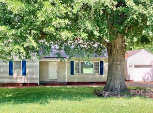 202 College View Dr, Dallas, NC 28034