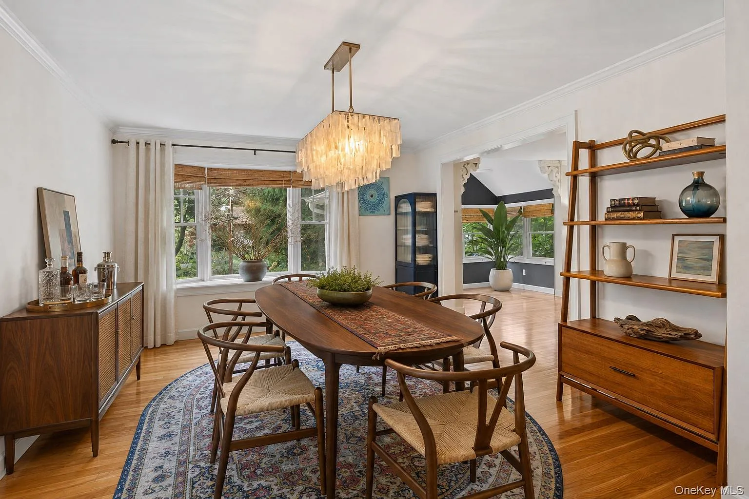 3 bed, 2.0 bath, 2250 sqft, $5,200 — Photo 3