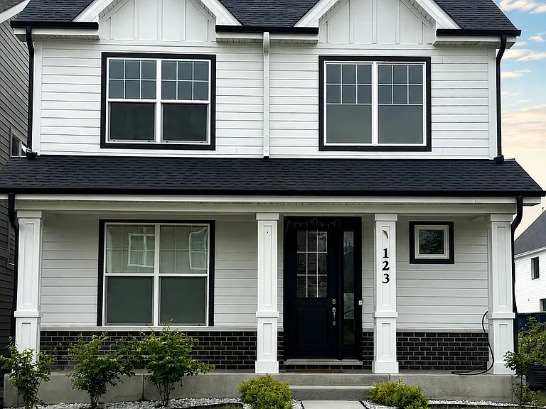 123 Roman Ln — Photo 1