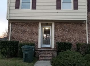 417 Kirkcaldy Ct, Fayetteville, NC 28314