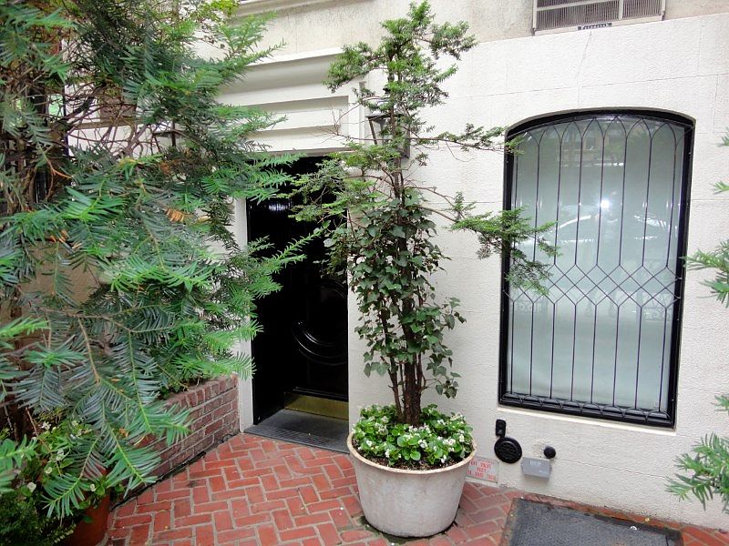 1st image of 220 E 79th St APT 3A