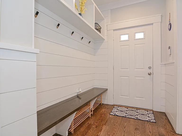 10 Grant St #1 — Photo 3