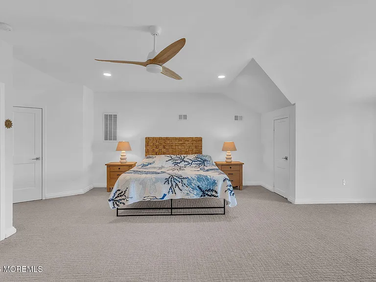118 Ashley Ave — Photo 10
