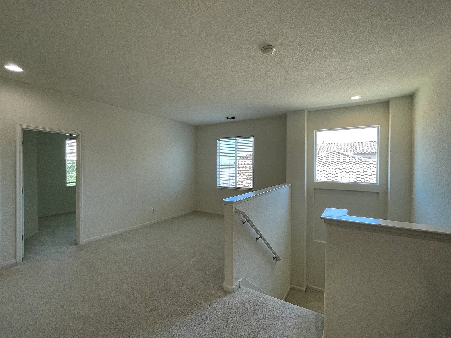 3 bed, 2564 sqft, $3,150 — Photo 4