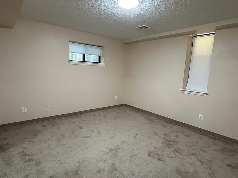 142 Van Zandt Ave #103 — Photo 6