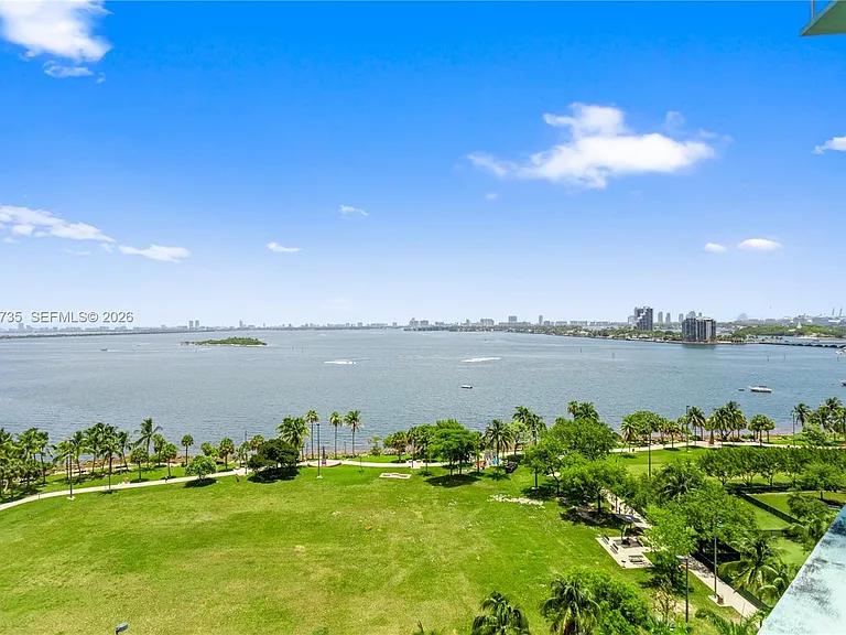 1900 N Bayshore Dr #715 — Photo 50